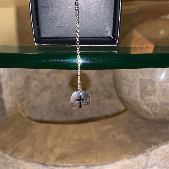 Silver Lariat Cross Pendant Necklace - Picture 3 of 4